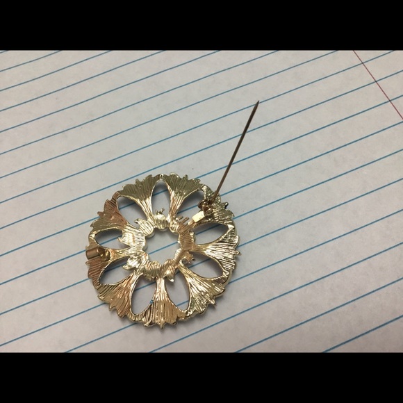 Pearl Red and Blue Flower Brooch Pin - Picture 7 of 7